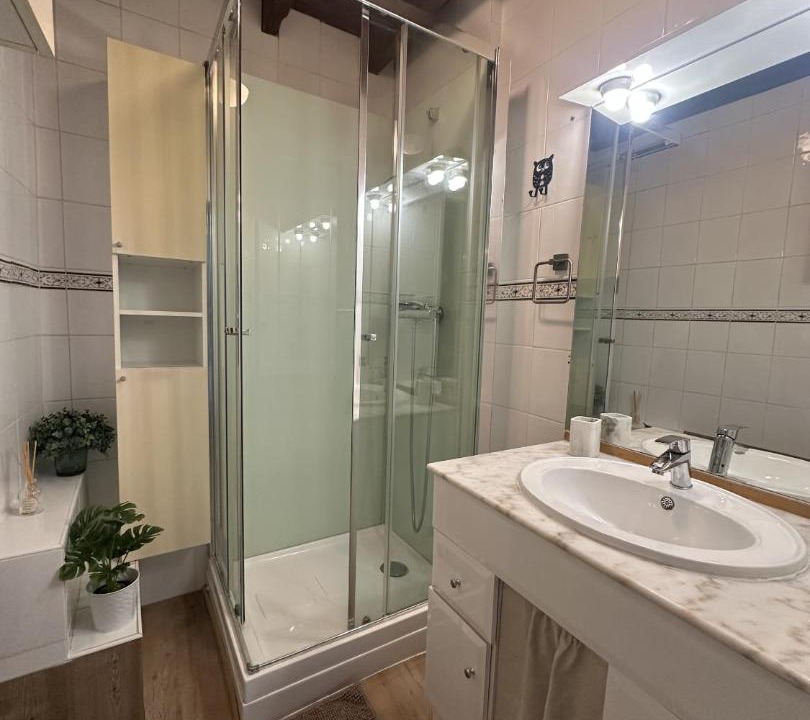 Photo of Bathroom in Nadaillac