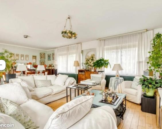 Photo of Livingroom in Charron