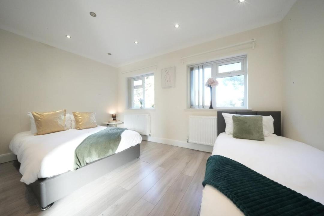 Photo of Others in Harlington