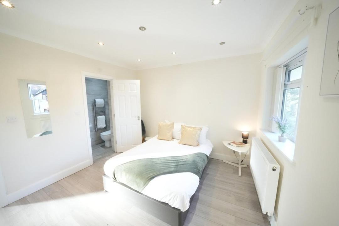 Photo of Others in Harlington