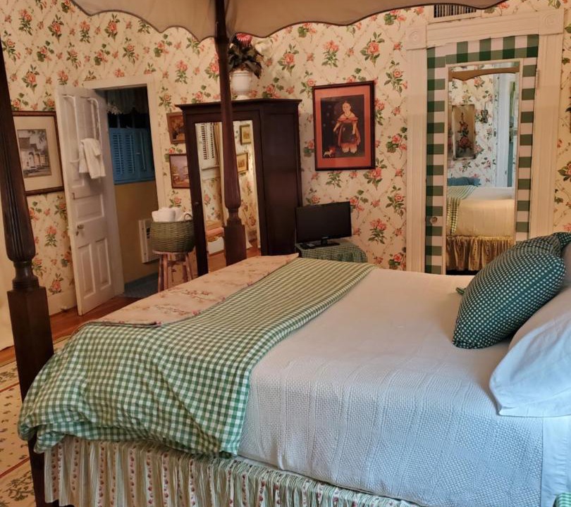 Photo of Bedroom in Mid-City