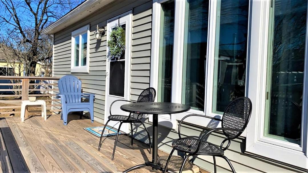 Photo of Patio Balcony in Town Bank