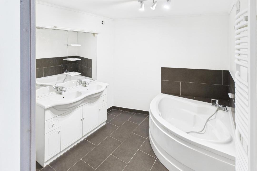 Photo of Bathroom in Romilly-sur-Seine