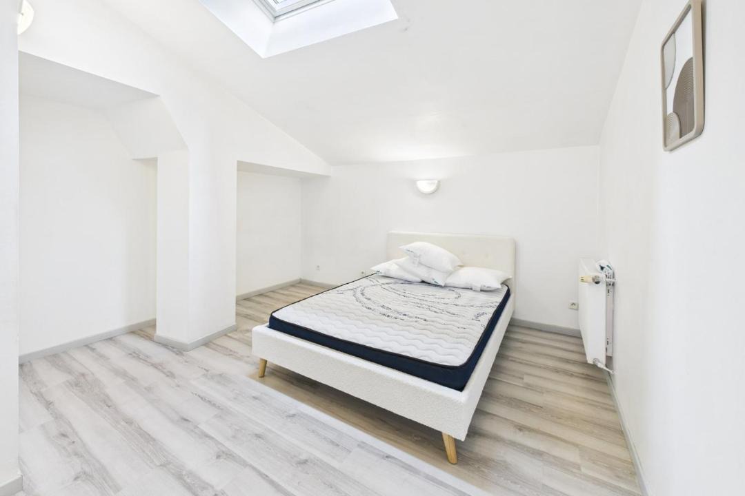 Photo of Bedroom in Romilly-sur-Seine