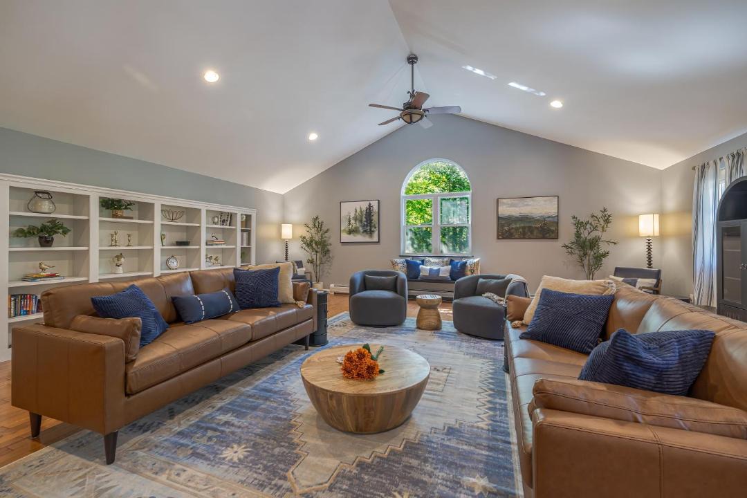 Photo of Livingroom in Ellsworth