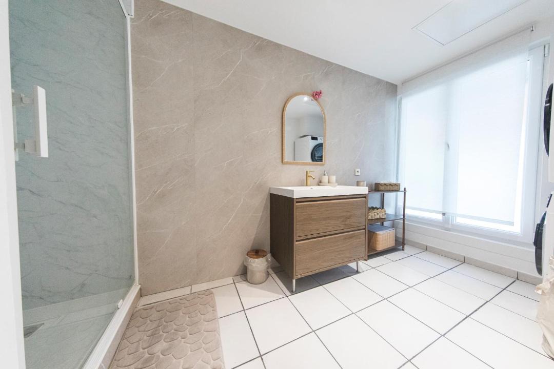 Photo of Bathroom in Saint-Pierre-des-Corps