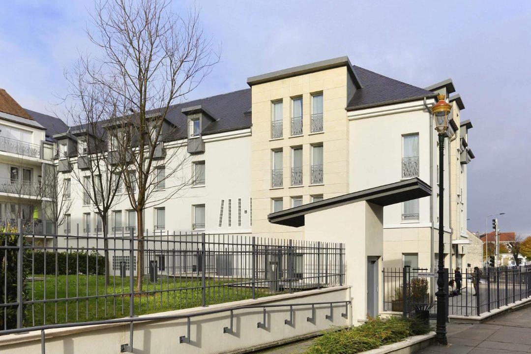 Photo of Others in Etampes