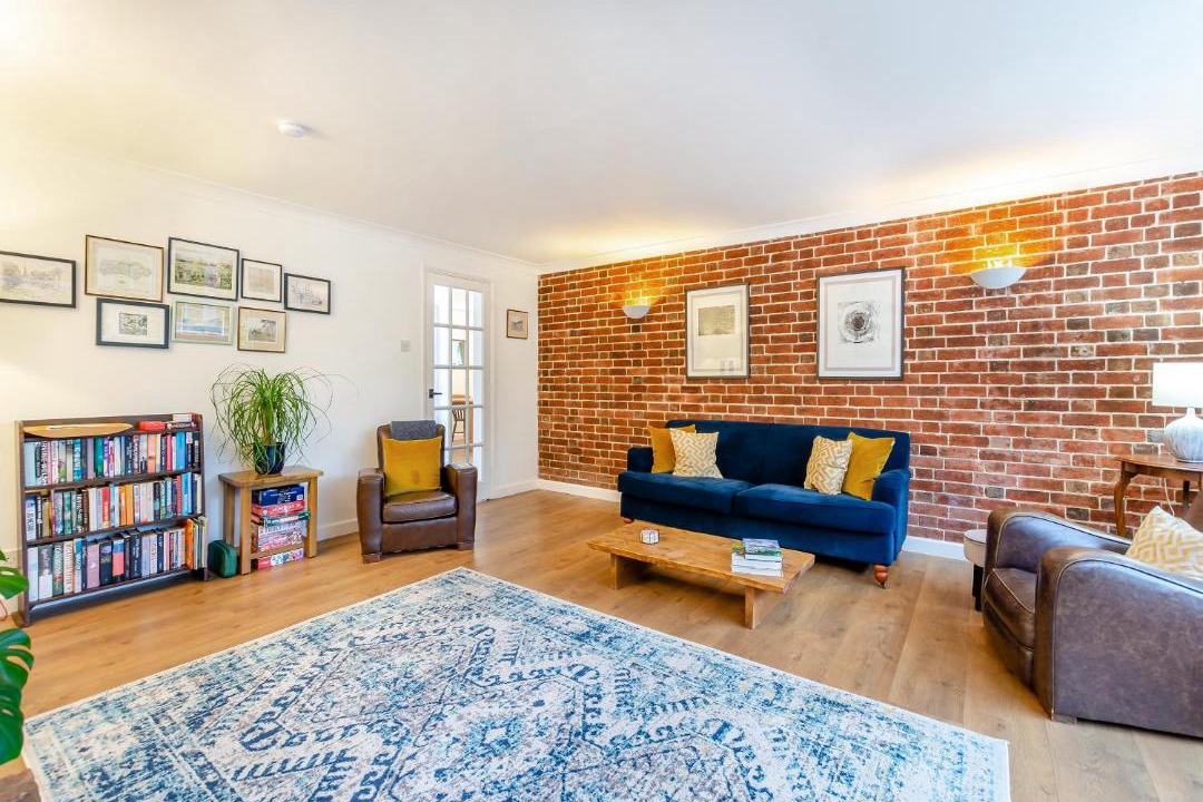 Photo of Others in Sharpthorne