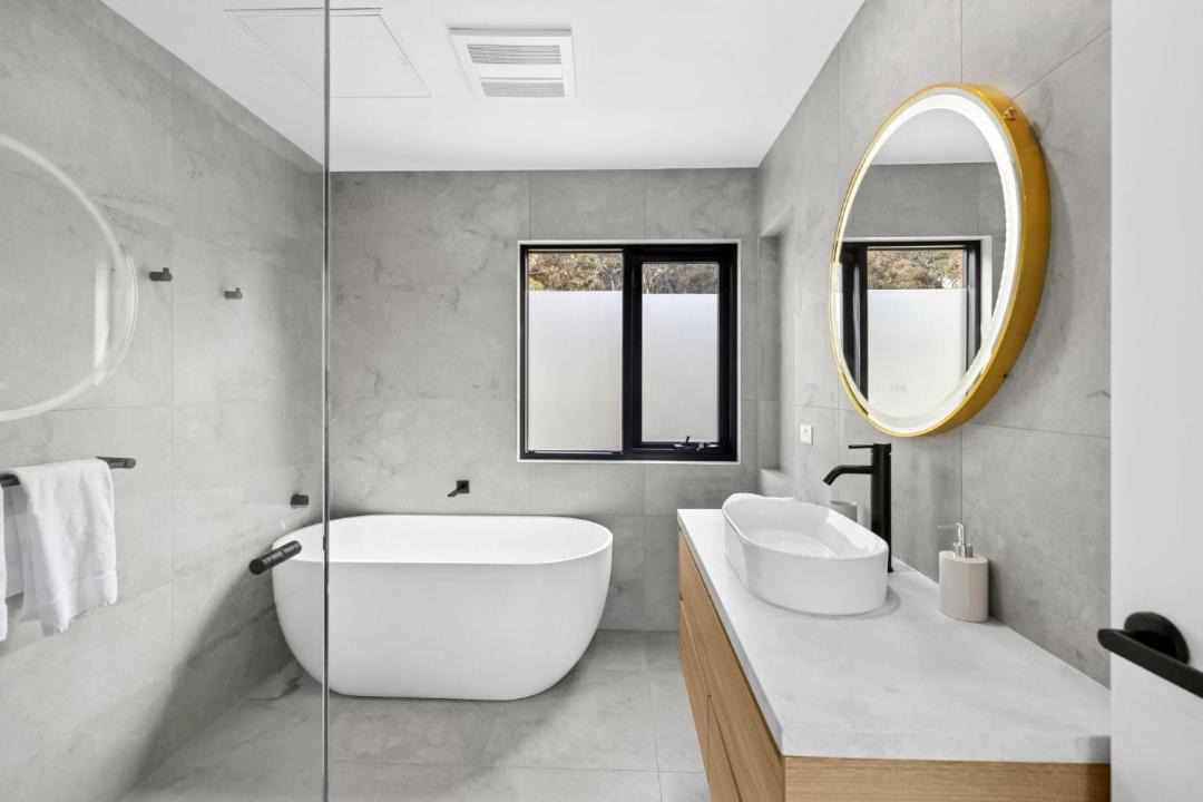 Photo of Bathroom in Lorne