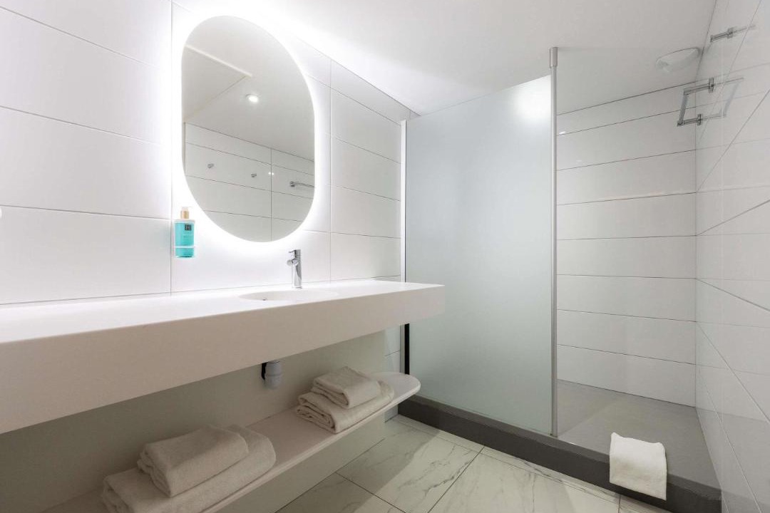 Photo of Bathroom in Antigone