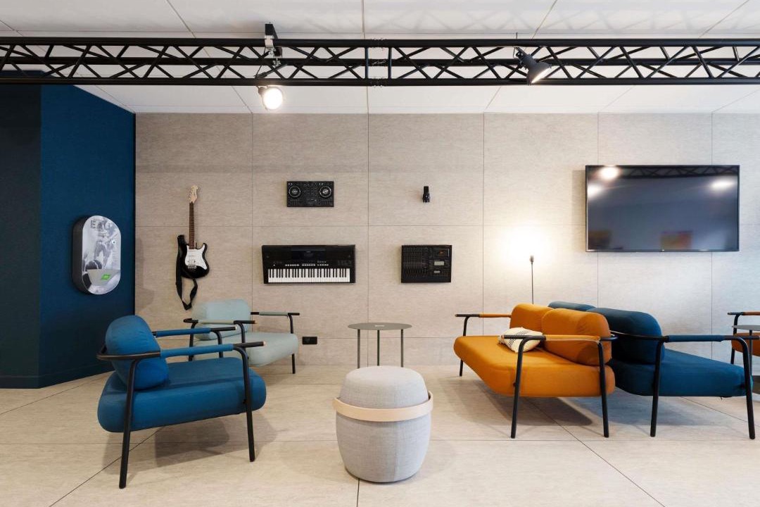 Photo of Livingroom in Poincare - Foch - Anatole France - Croix de Bourgogne