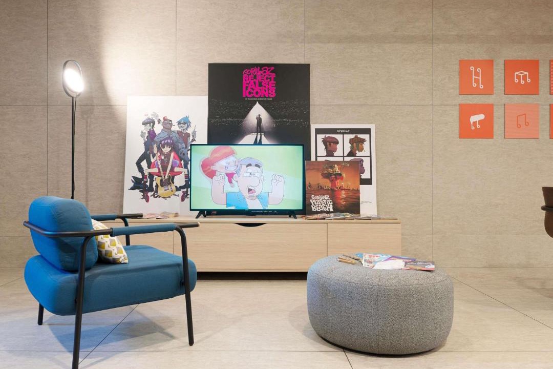 Photo of Livingroom in Poincare - Foch - Anatole France - Croix de Bourgogne