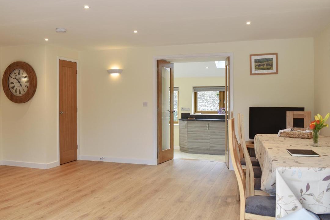 Photo of Others in Broadwoodkelly