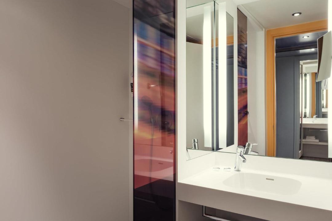 Photo of Bathroom in Republique–Point-du-Jour