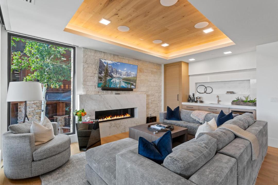 Photo of Livingroom in Empire Pass