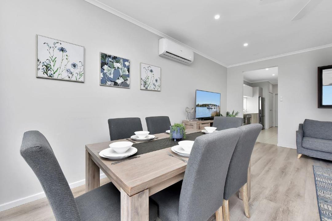 Photo of Others in Caves Beach