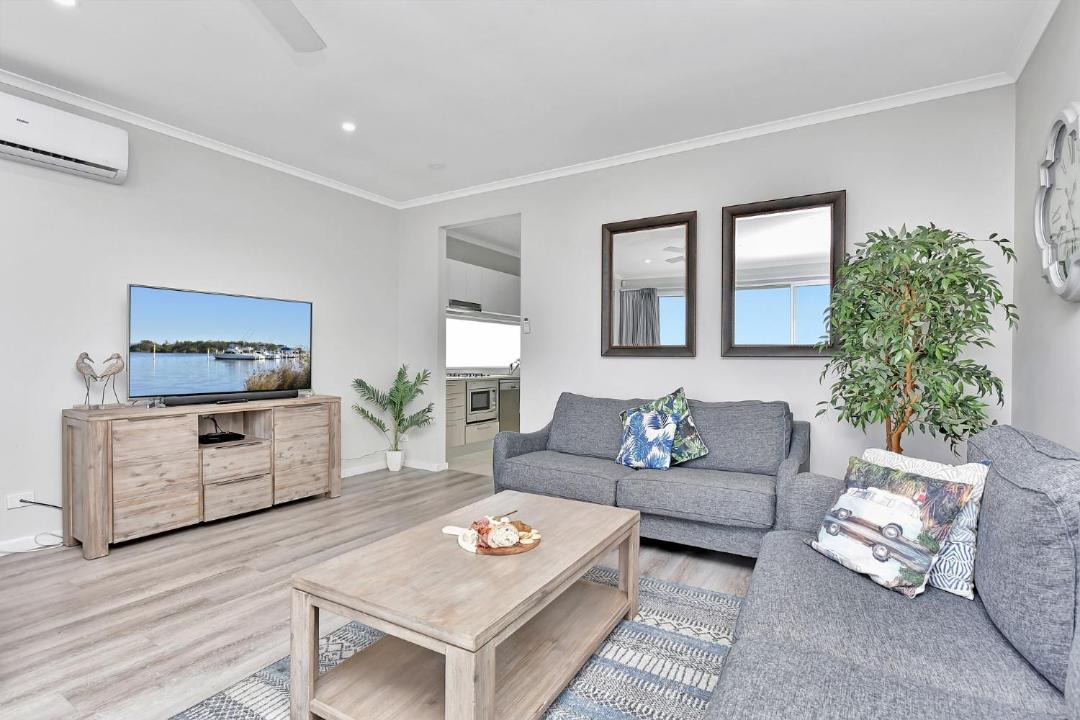 Photo of Others in Caves Beach