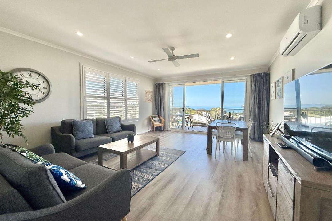 Photo of Others in Caves Beach