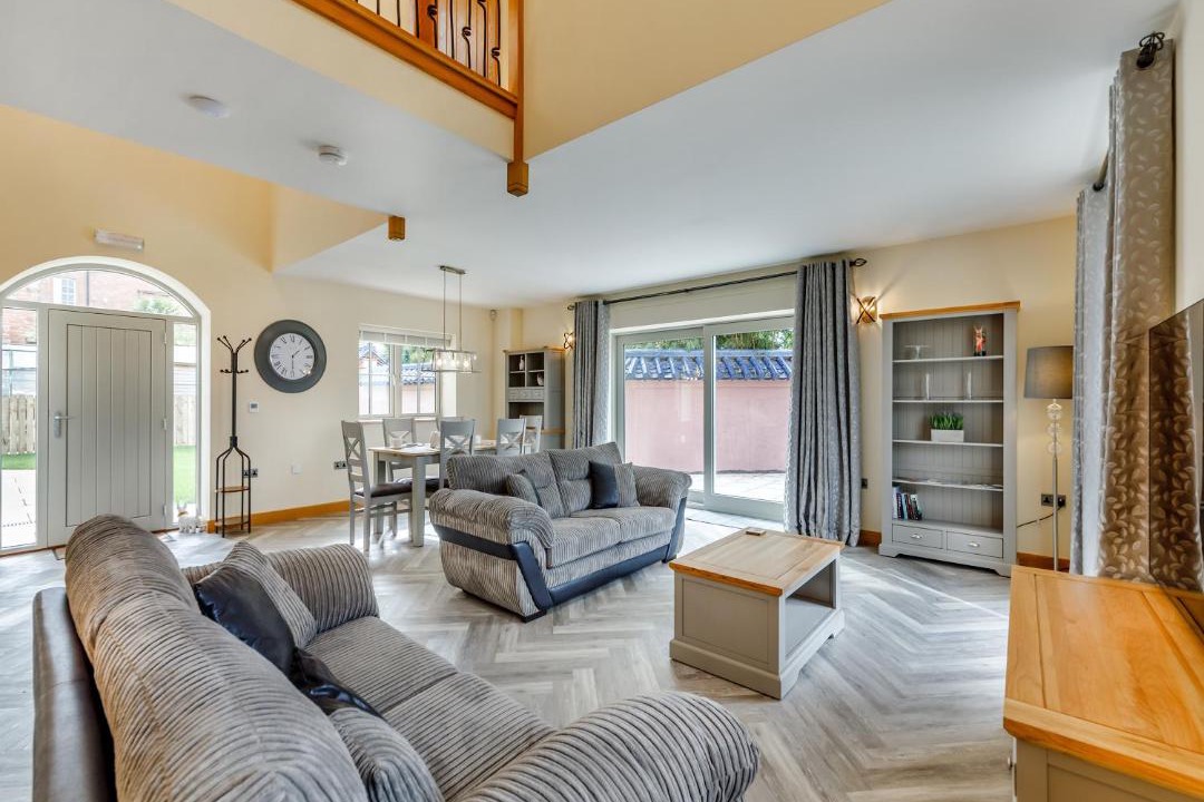 Photo of Others in Wing