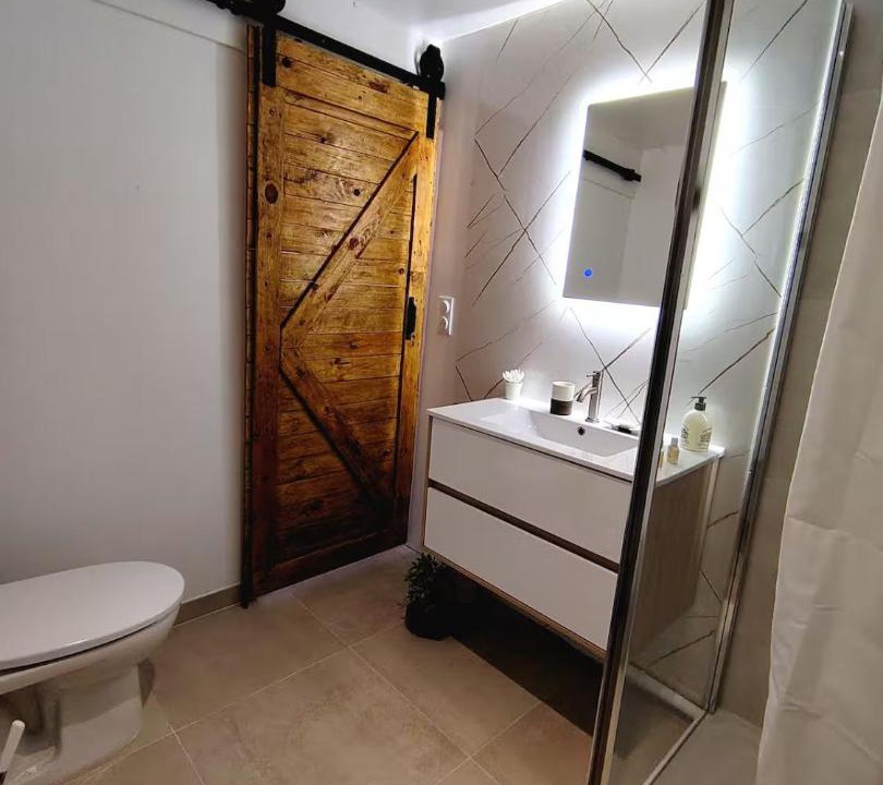 Photo of Bathroom in Neuville-sur-Ain
