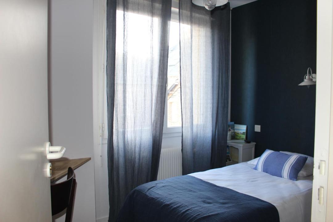 Photo of Bedroom in Pire-sur-Seiche