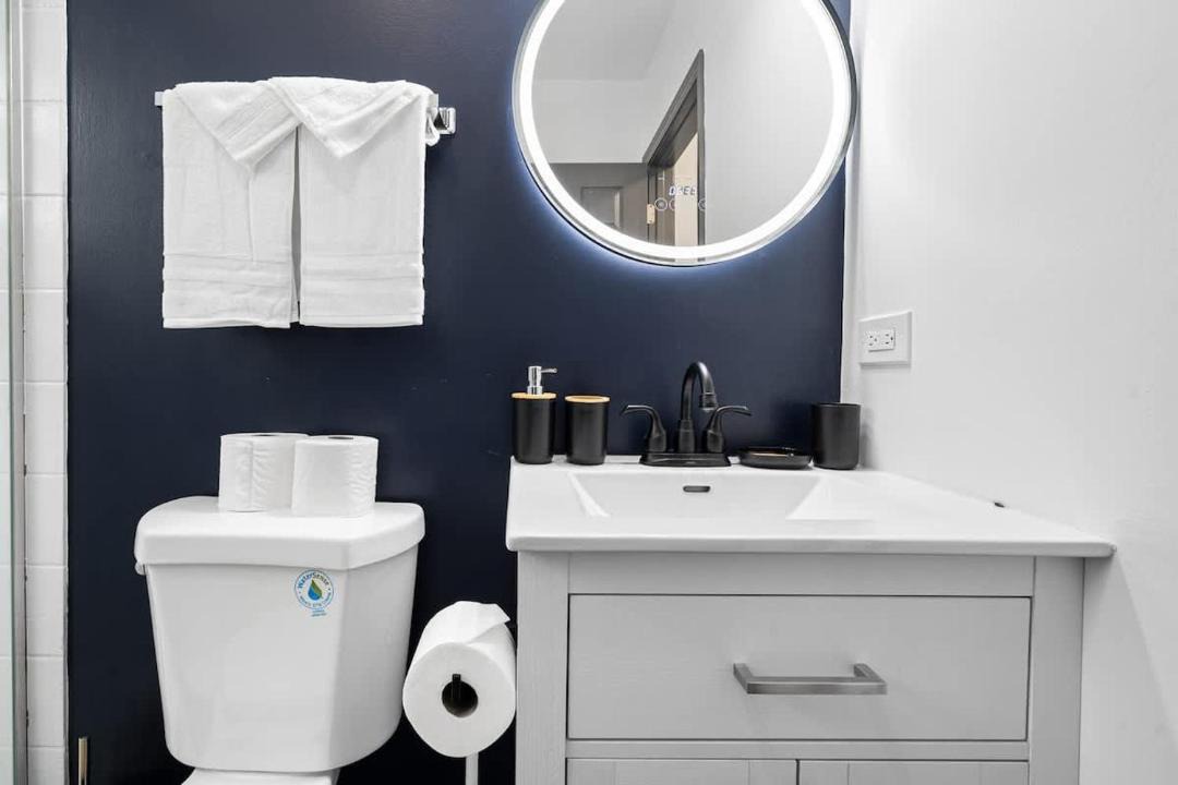 Photo of Bathroom in North Chicago