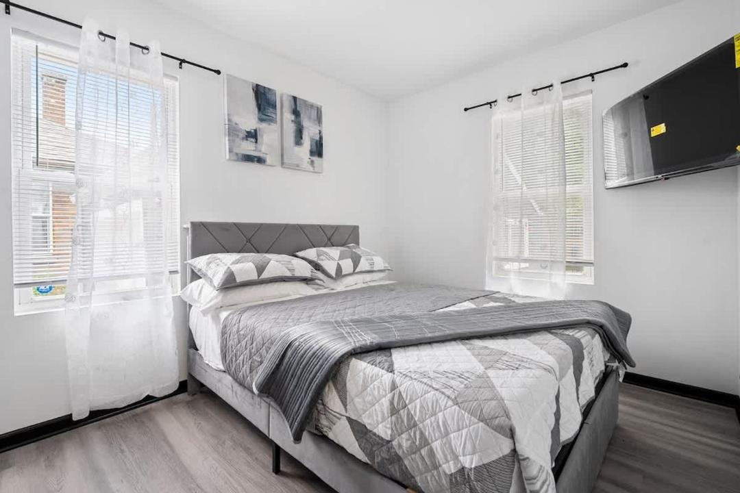 Photo of Bedroom in North Chicago