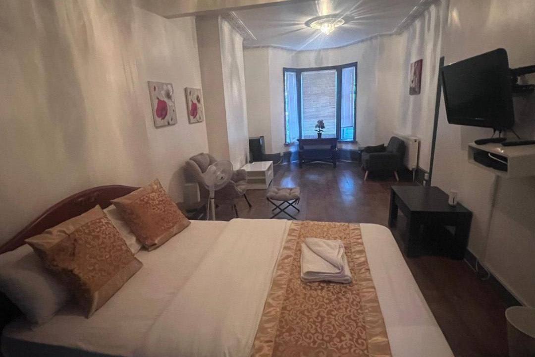 Photo of Others in Highbury West