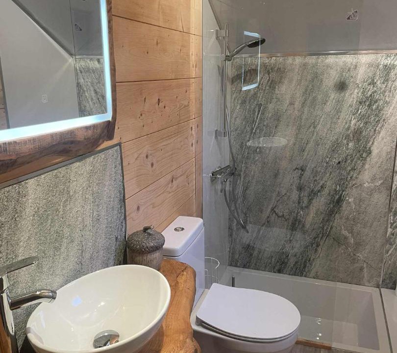 Photo of Bathroom in La Celle-sous-Gouzon