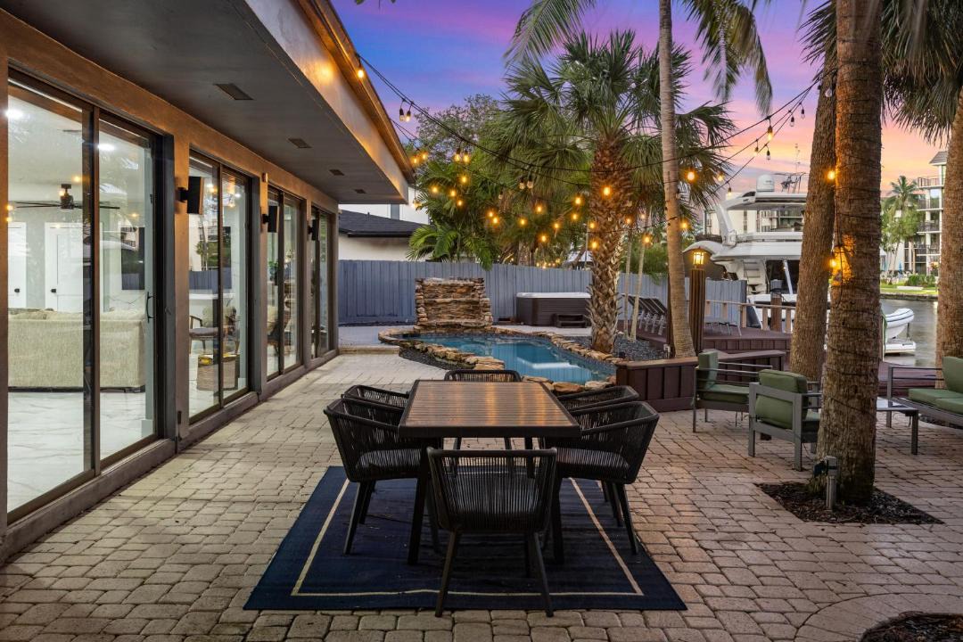 Photo of Patio Balcony in Riverside Park