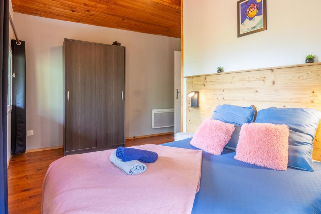 Photo of Bedroom in Llo