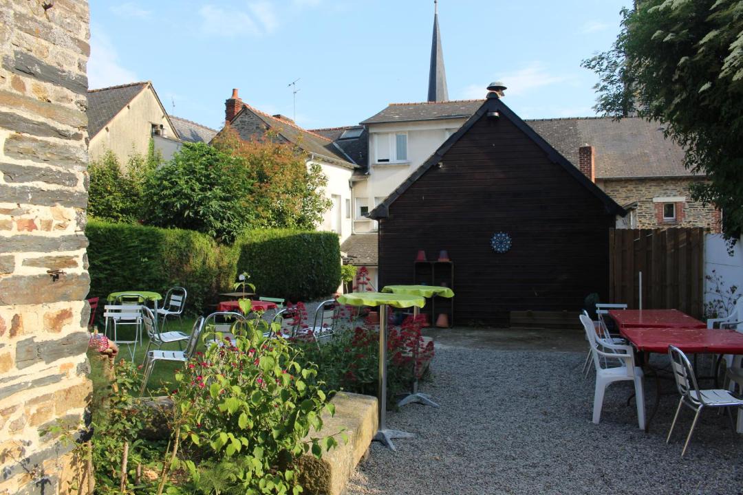 Photo of Buildings in Pire-sur-Seiche