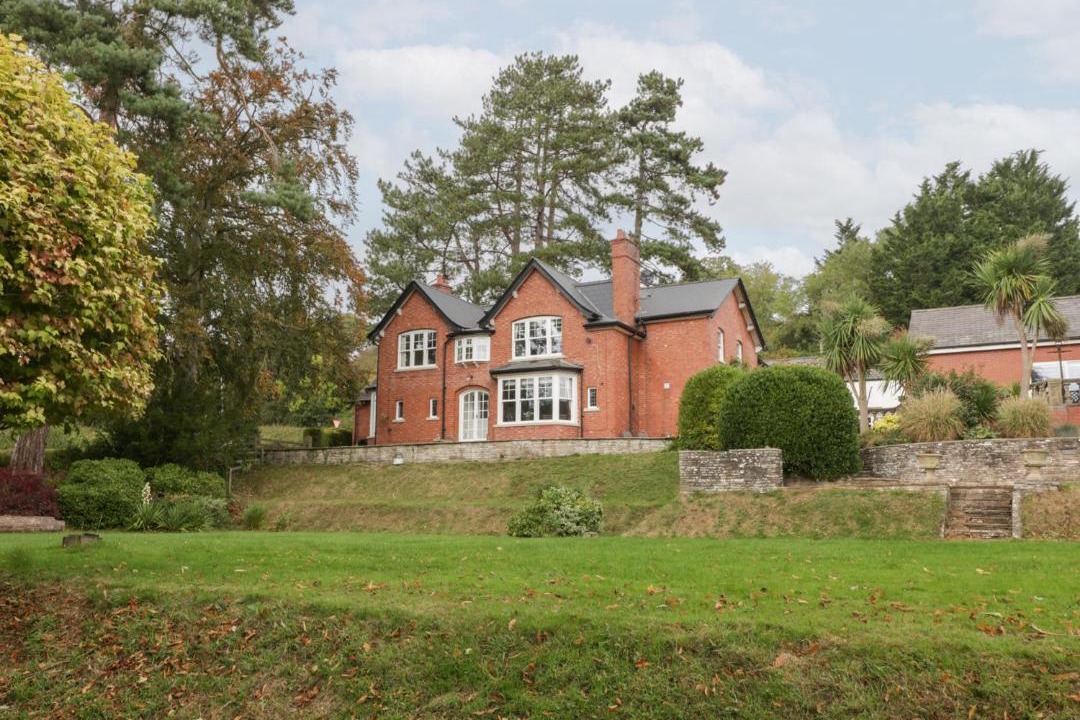 Photo of Others in Turnastone