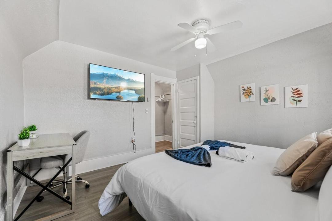 Photo of Bedroom in Little Italy