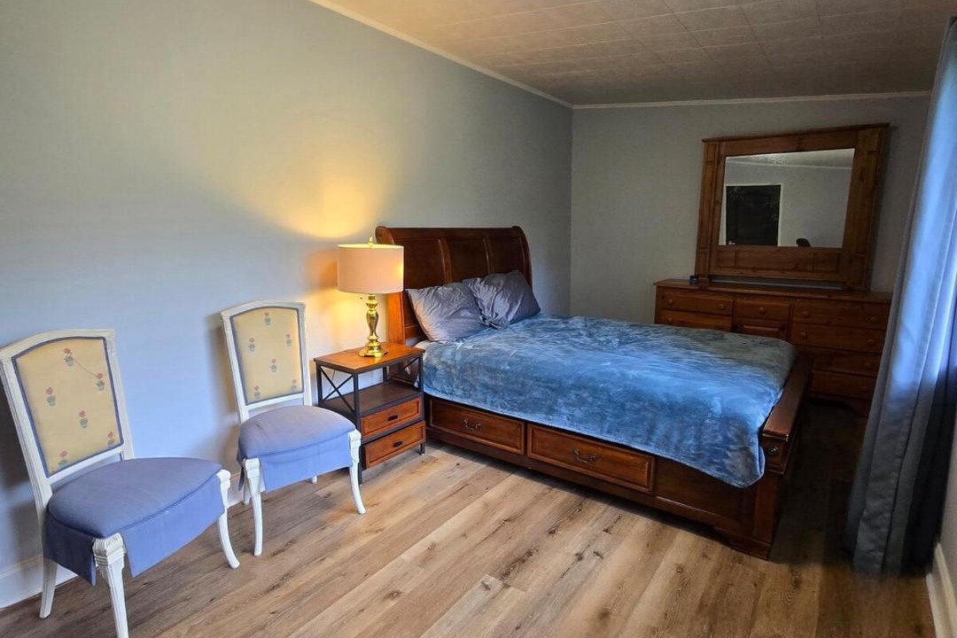 Photo of Bedroom in Oak Ridge