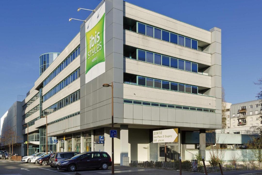 Photo of Buildings in Quartier Massy-Opera I