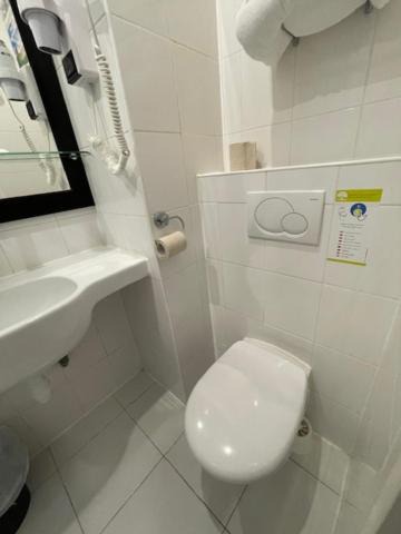 Photo of Bathroom in Saint-Fargeau