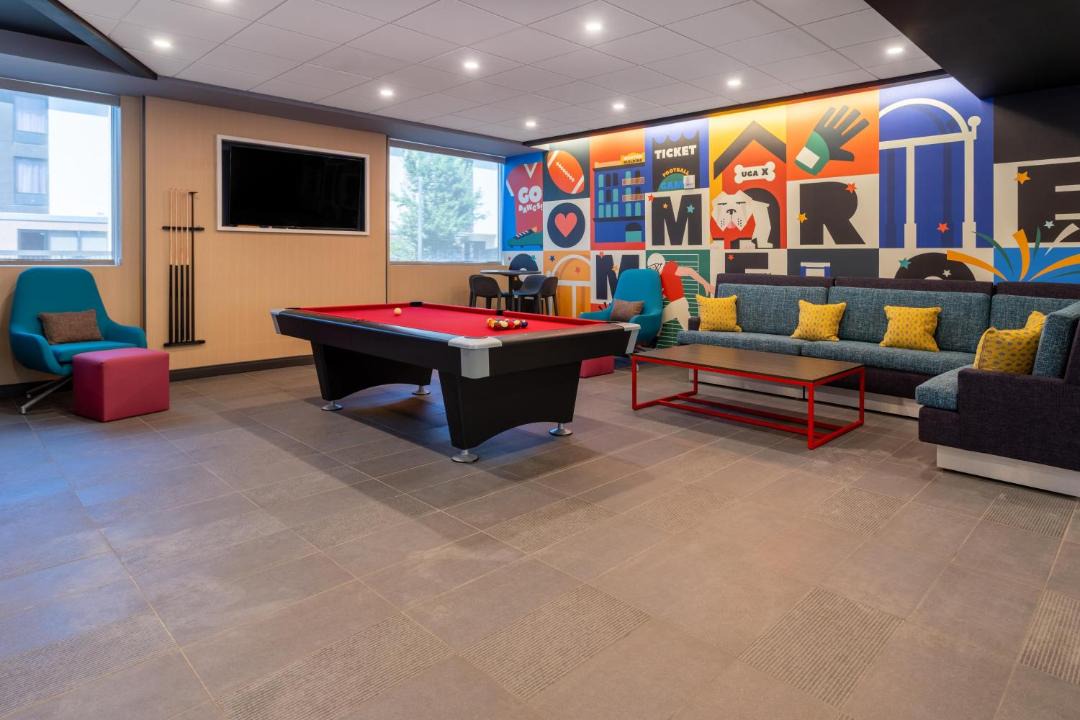 Photo of Livingroom in Commerce