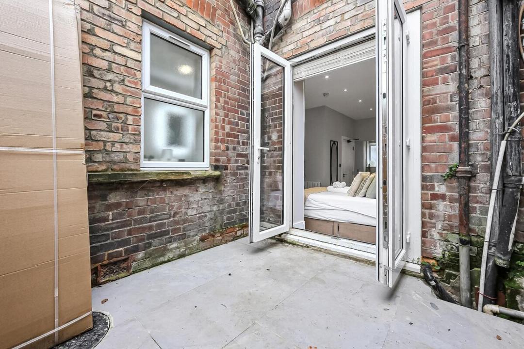 Photo of Others in Edgware