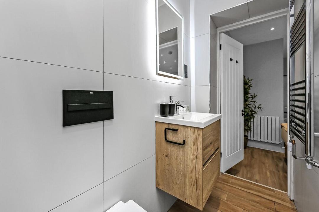 Photo of Others in Edgware