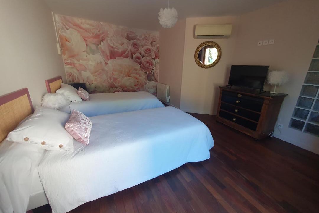 Photo of Bedroom in Labastide-de-Levis