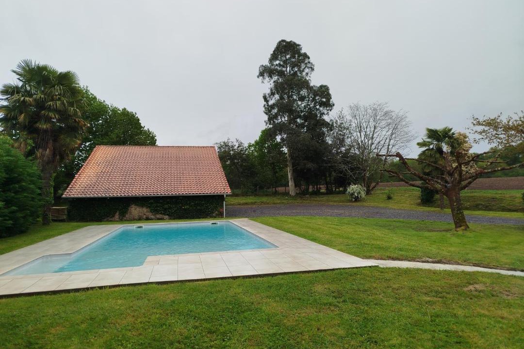 Photo of Others in Narrosse