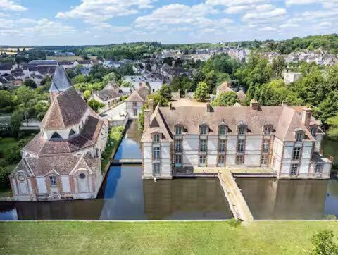 Photo of Buildings in Saint-Lubin-des-Joncherets
