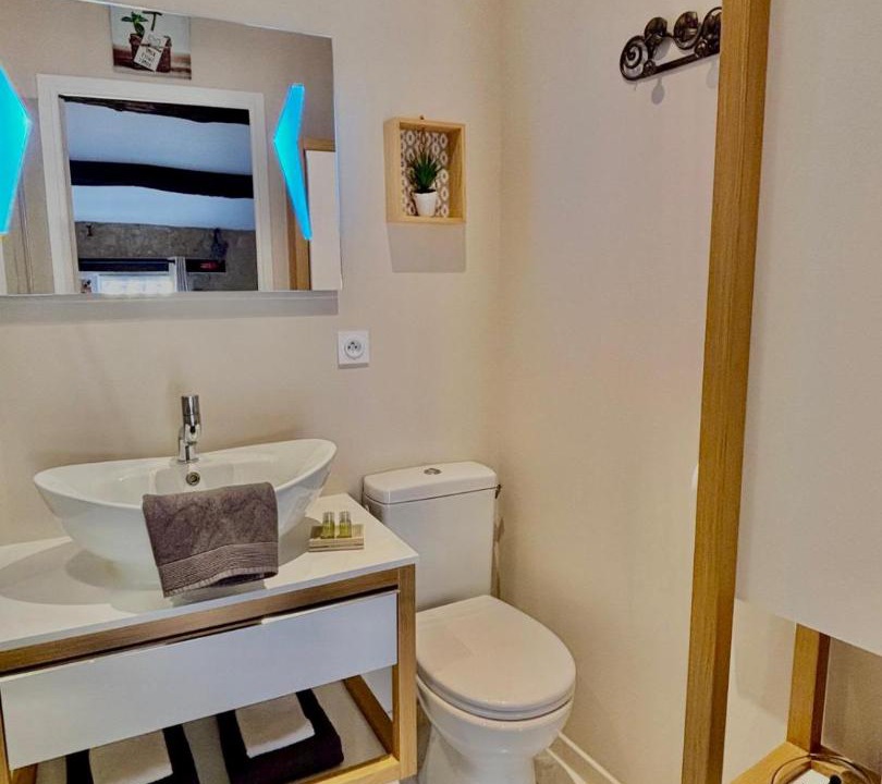 Photo of Bathroom in Saint-Saturnin-de-Lucian