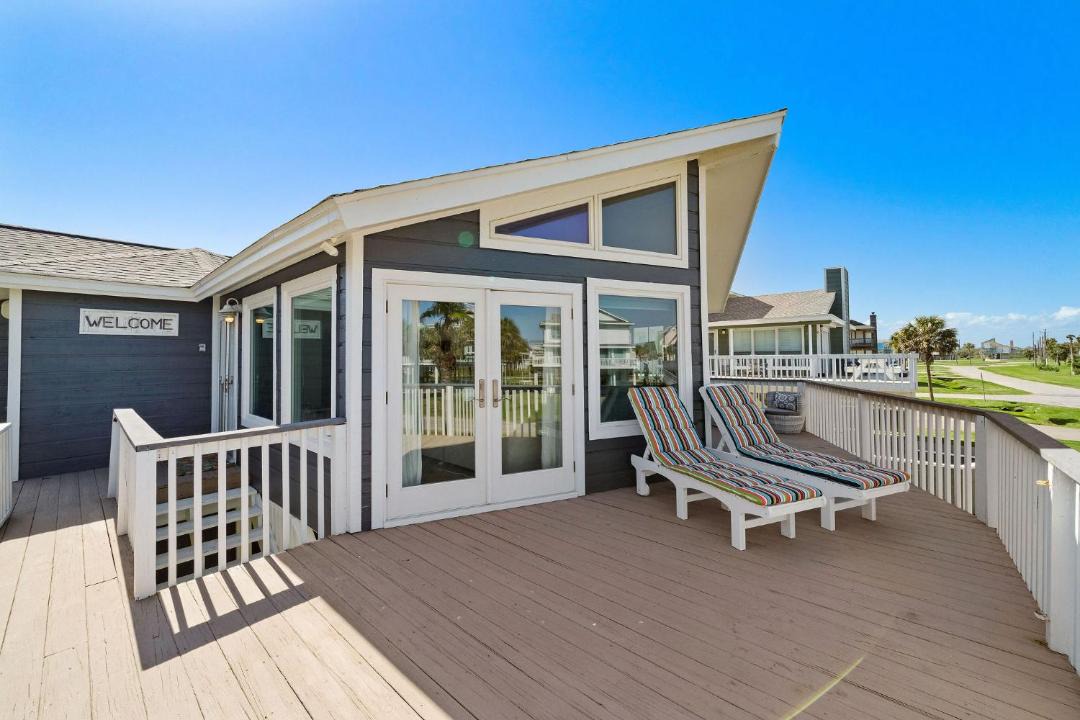 Photo of Patio Balcony in Pirates Beach