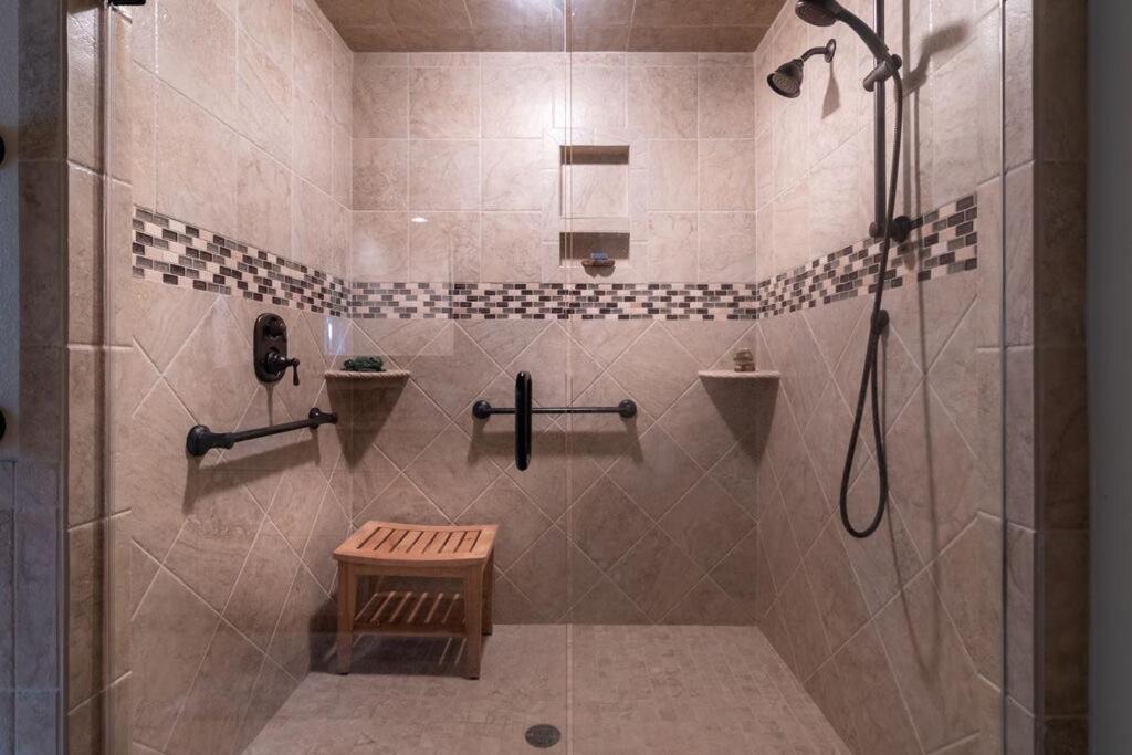 Photo of Bathroom in Celo