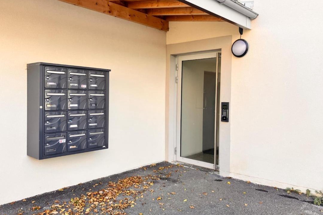 Photo of Others in Gellin