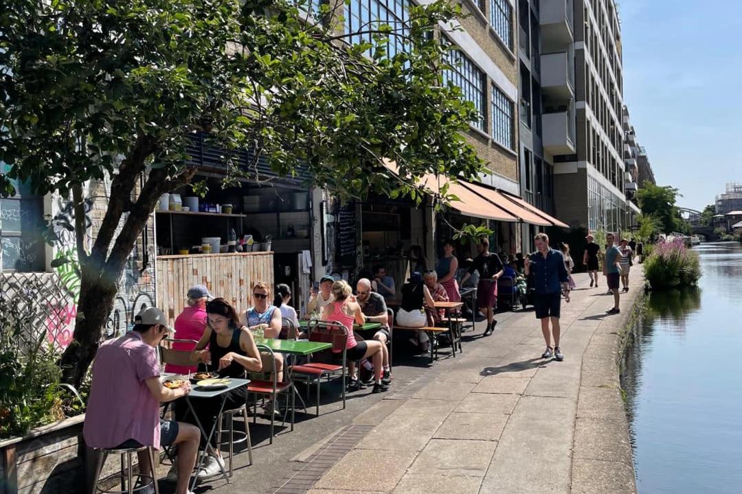 Photo of Others in De Beauvoir