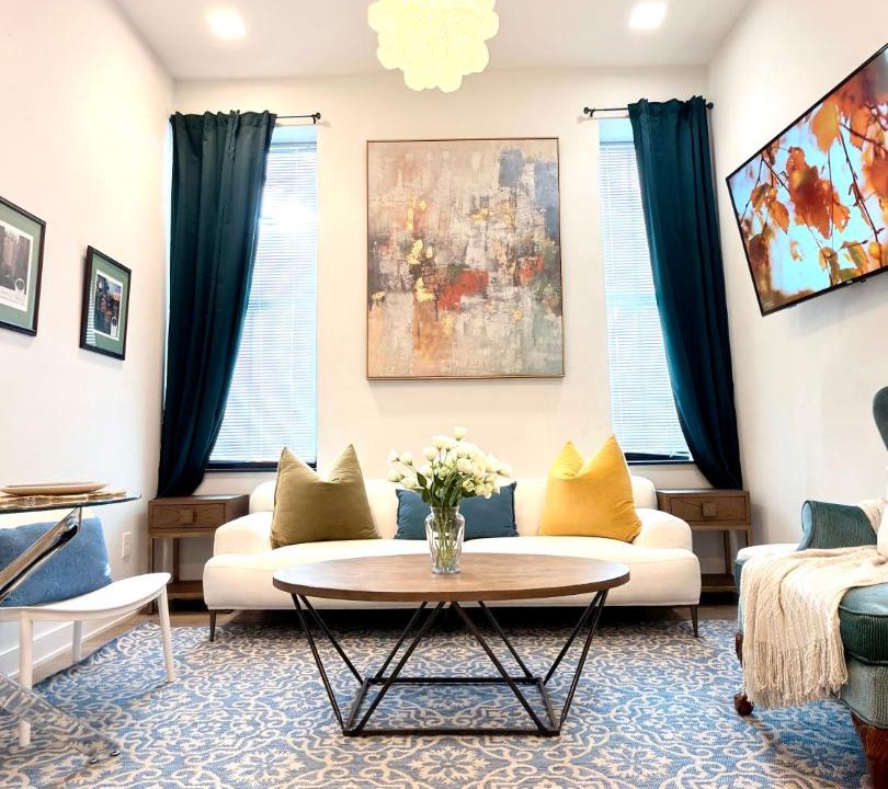 Photo of Livingroom in Downtown