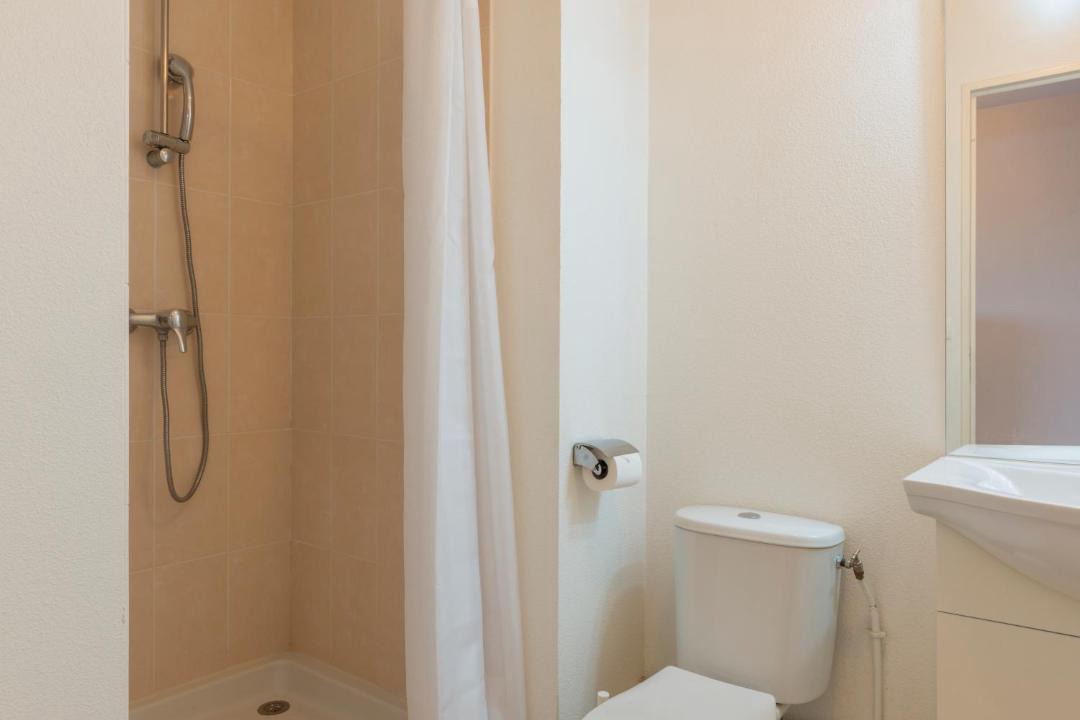 Photo of Bathroom in Saint-Herblain